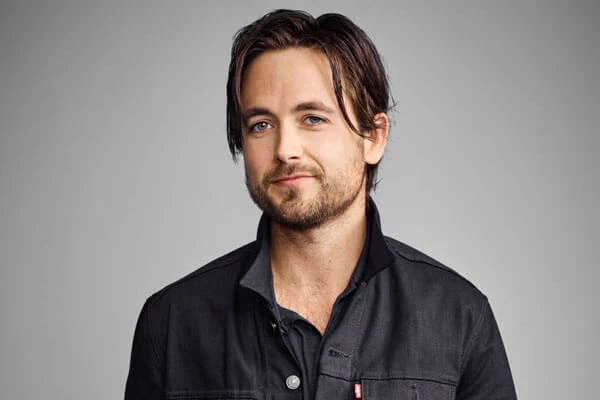 Justin Chatwin Bio Net Worth Shameless Weeds Wiki Siblings Wife