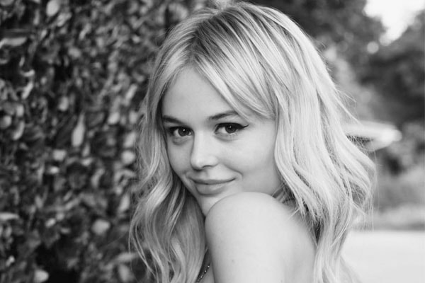 Emily Alyn Lind Bio - Net Worth, Boyfriend, Parents | eCelebritySpy