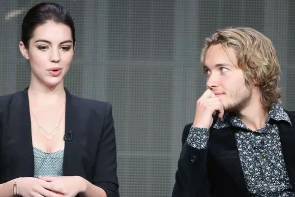 Adelaide Kane and Toby Regbo off-screen Adelaide Kane and Toby Regbo