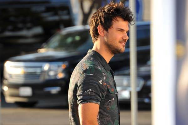 Taylor Lautner in twilight Taylor Lautner in Twilight