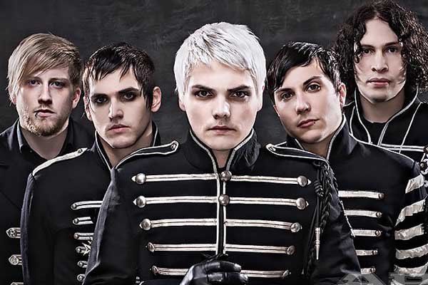 Gerard Way in my chemical romance My Chemical Romance Reunion