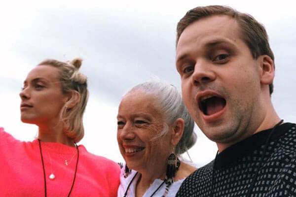 Rachel Skarsten has a younger brother Rachel Skarsten's family