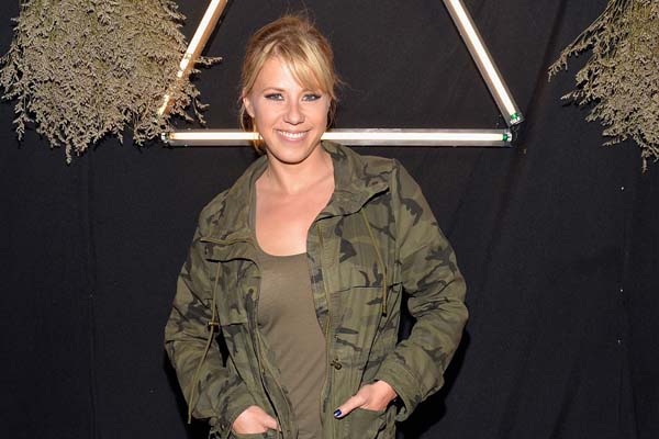 Jodie Sweetin wealth Jodie Sweetin book