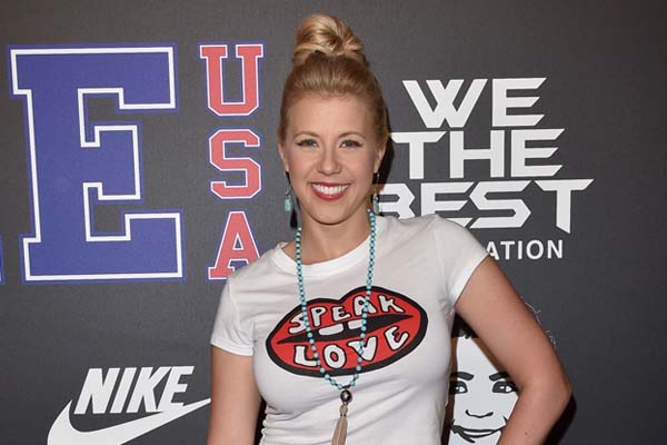 Jodie Sweetin Net Worth Salary From Full House And Fuller House Ecelebrityspy Also learn how she earned most of networth at the age of 38 years? jodie sweetin net worth salary from