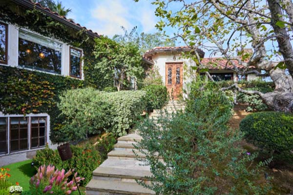 John Stamos house John Stamos' house, cars