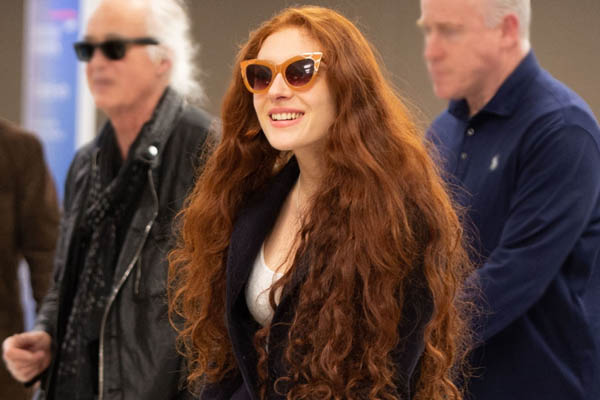 Scarlett Sabet's income Scarlett Sabet's net worth