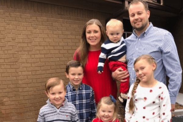 Josh Duggar lifestyle Josh Duggar wife, sons, daughters