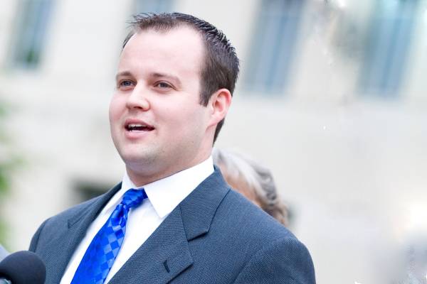 Josh Duggar politics Josh Duggar income from politics