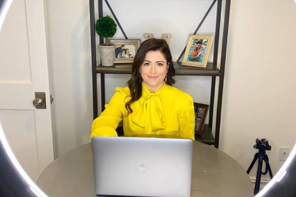 Chloe Melas reporter Chloe Melas income sources