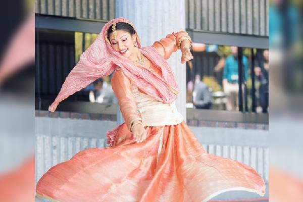 Richa Moorjani dancing Richa Moorjani childhood