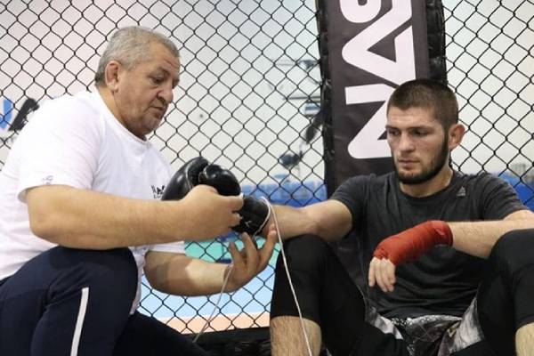 Khabib Nurmagomedov dad Khabib Nurmagomedov father hospitalized