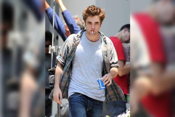 Robert Pattinson Robert Pattinson smoking