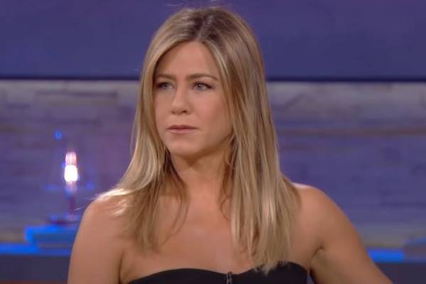 Jennifer Aniston. Jennifer Aniston Smoking.