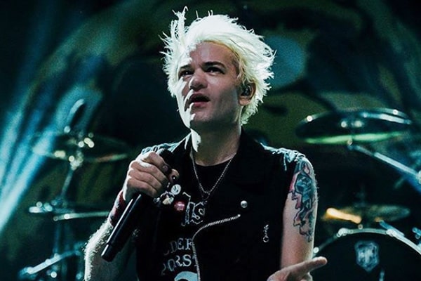 Deryck Whibley net worth with sources