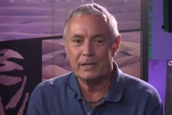 Johnny Buss Net Worth.