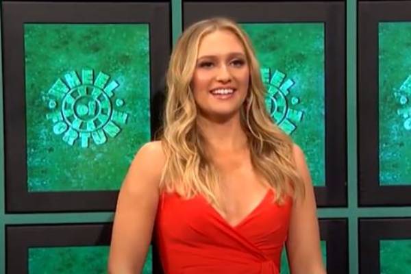 Maggie Sajak net worth and Earnings.