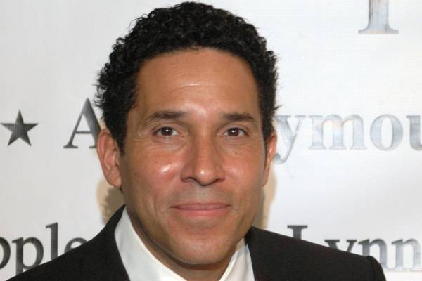 Oscar Nunez used to perform with comedy company. Oscar Nunez Net Worth And Earnings As A Comedian.