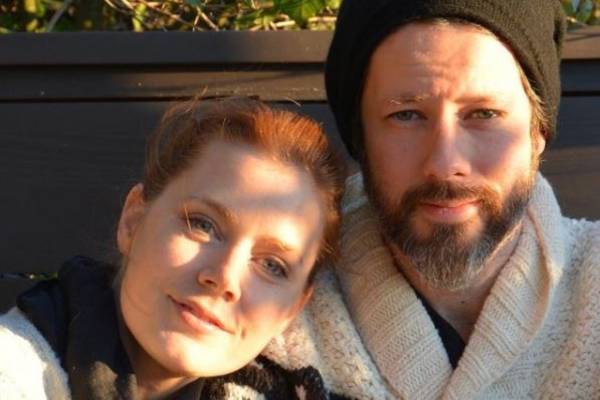 Darren Le Gallo and Amy Adams are married. Darren Le Gallo Wife Amy Adams.