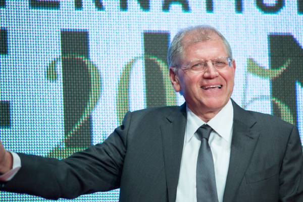 robert zemeckis net worth Robert Zemeckis earnings