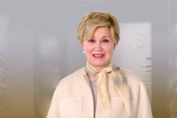 Jane Pauley Net Worth - Earnings As A Reporter, Anchor, TV Host And A Journalist