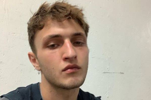 Anwar Hadid Net Worth - Is He Rich Like His Model Sisters?